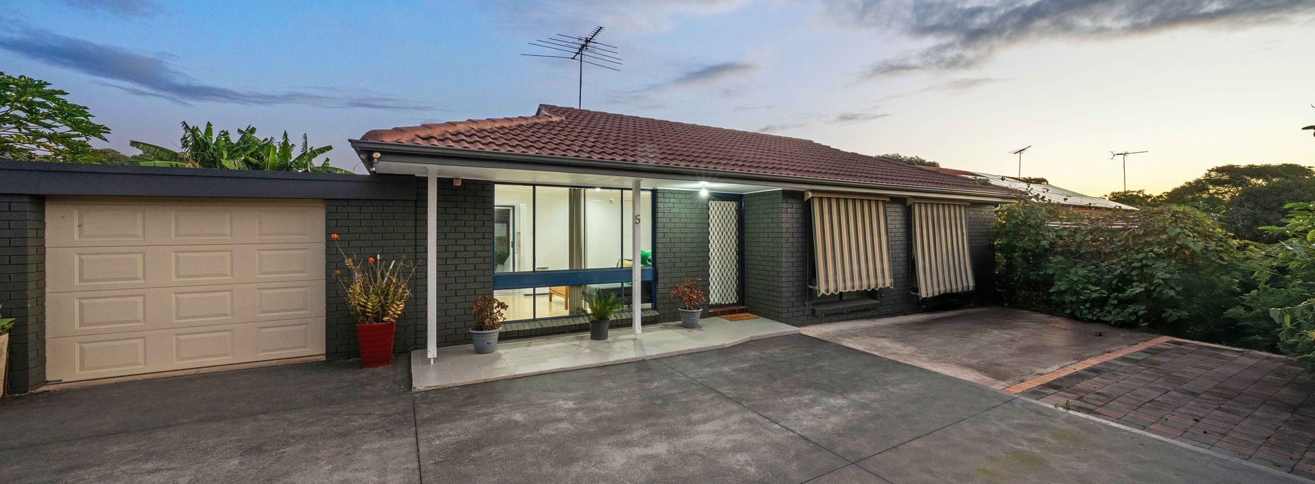 5 Collis Place, Minto