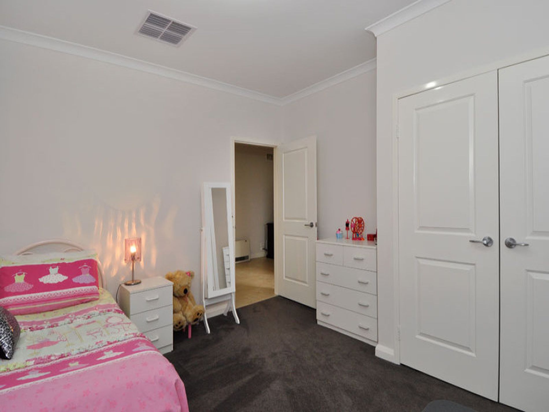 2 Pirring Way, Hannans