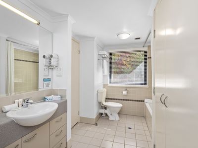 310 / 112 Mounts Bay Road, Perth