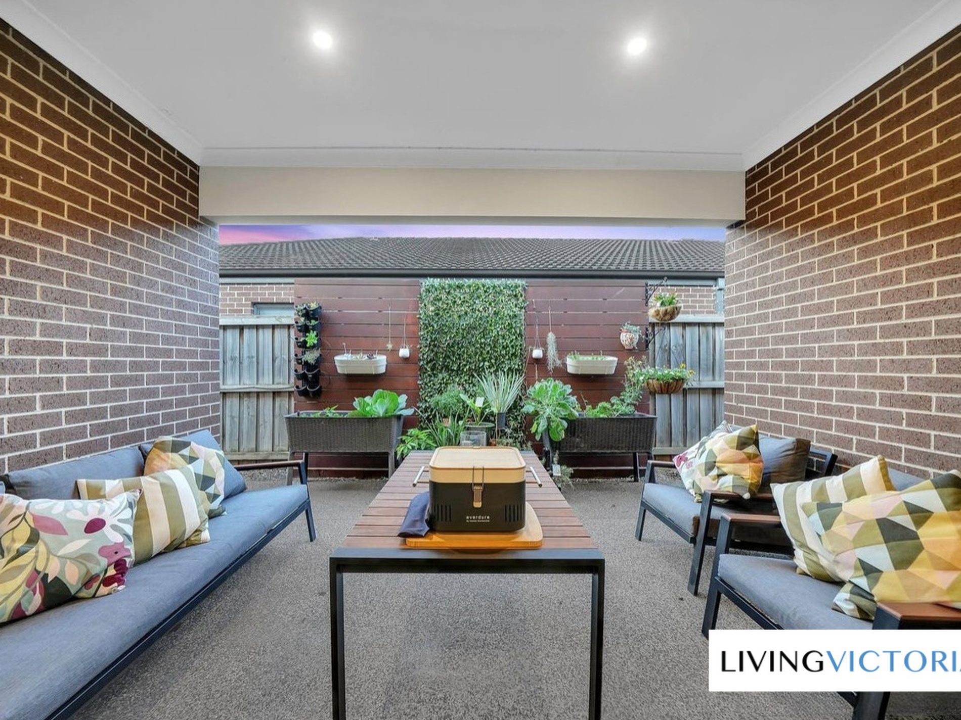 8 Hilderbrand Avenue, Williams Landing