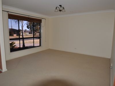 18 Page Avenue, Dubbo