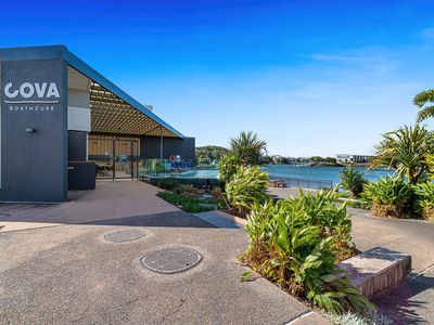 35 Azure Way, Hope Island