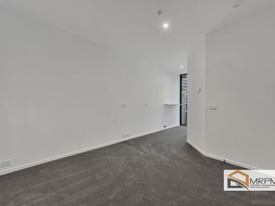 1706 / 8 Waterview Walk, Docklands