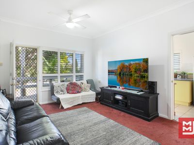 46 Lake Entrance Road, Oak Flats