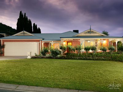 8 LYTHAM COURT, Wodonga