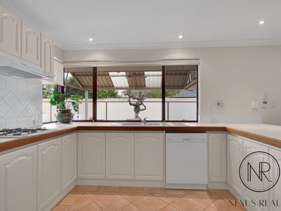 5 Aruba Court, Southern River
