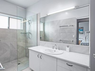 1 / 6 Woorookool Place, Noosaville
