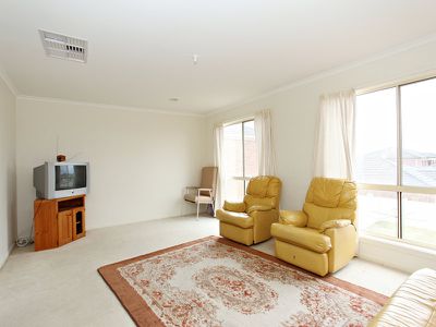 18 St James Wood Drive, Tarneit