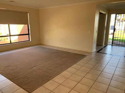 10 Betty Court, Lara