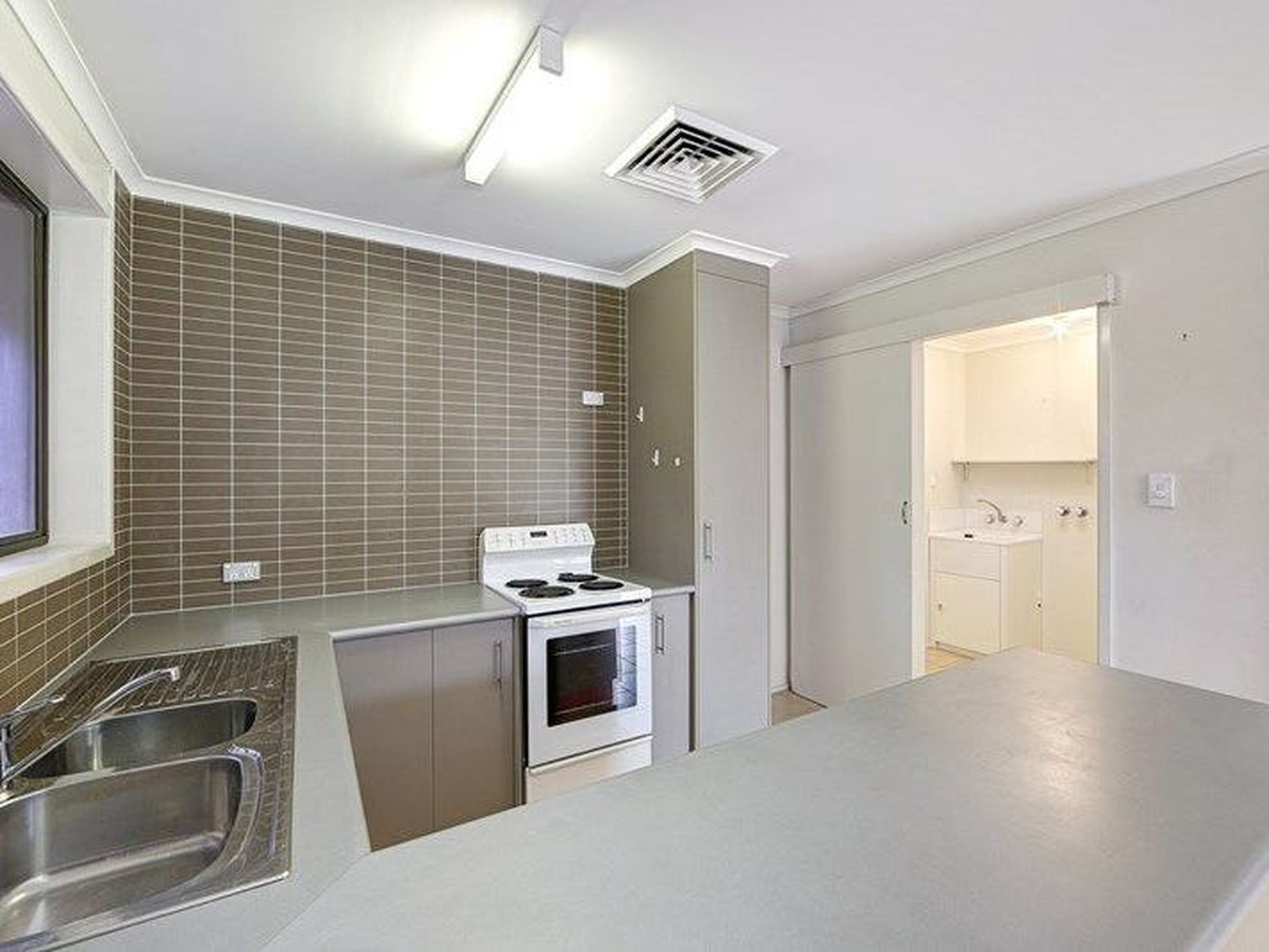 2 / 5 Newton Court, Bargara