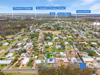 7 WINDSOR AVENUE, Charlton