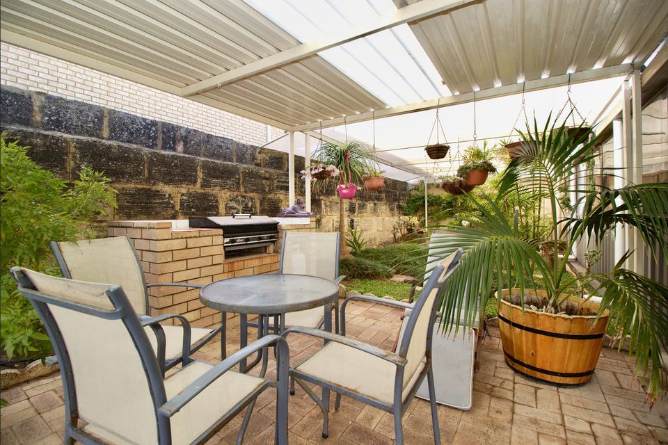 8 Maitland Cl, Cooloongup