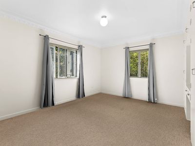 1 / 60 Hawken Drive, St Lucia