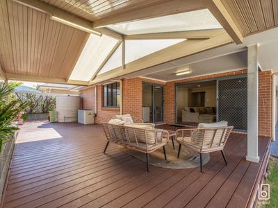 37 Grasstree Avenue, Woongarrah