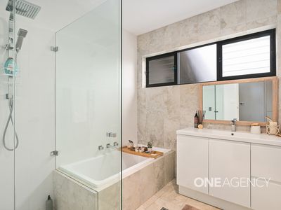2 Lyrebird Drive, Nowra