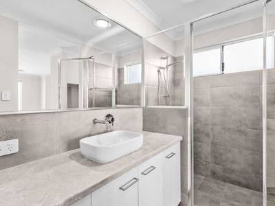 17 Desert Pea Loop, Piara Waters