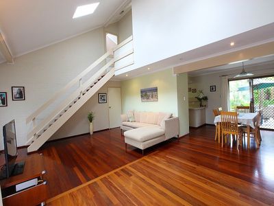 15 Peterborough Avenue, Lake Illawarra