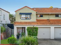 3 / 74 Universal Street, Pacific Pines