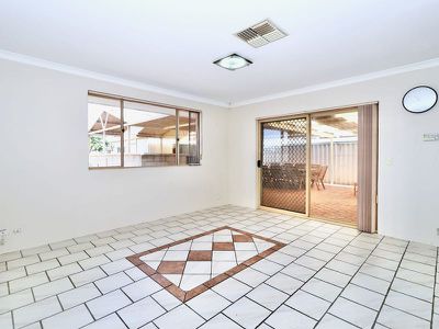 32 Argonaut Avenue , Waikiki