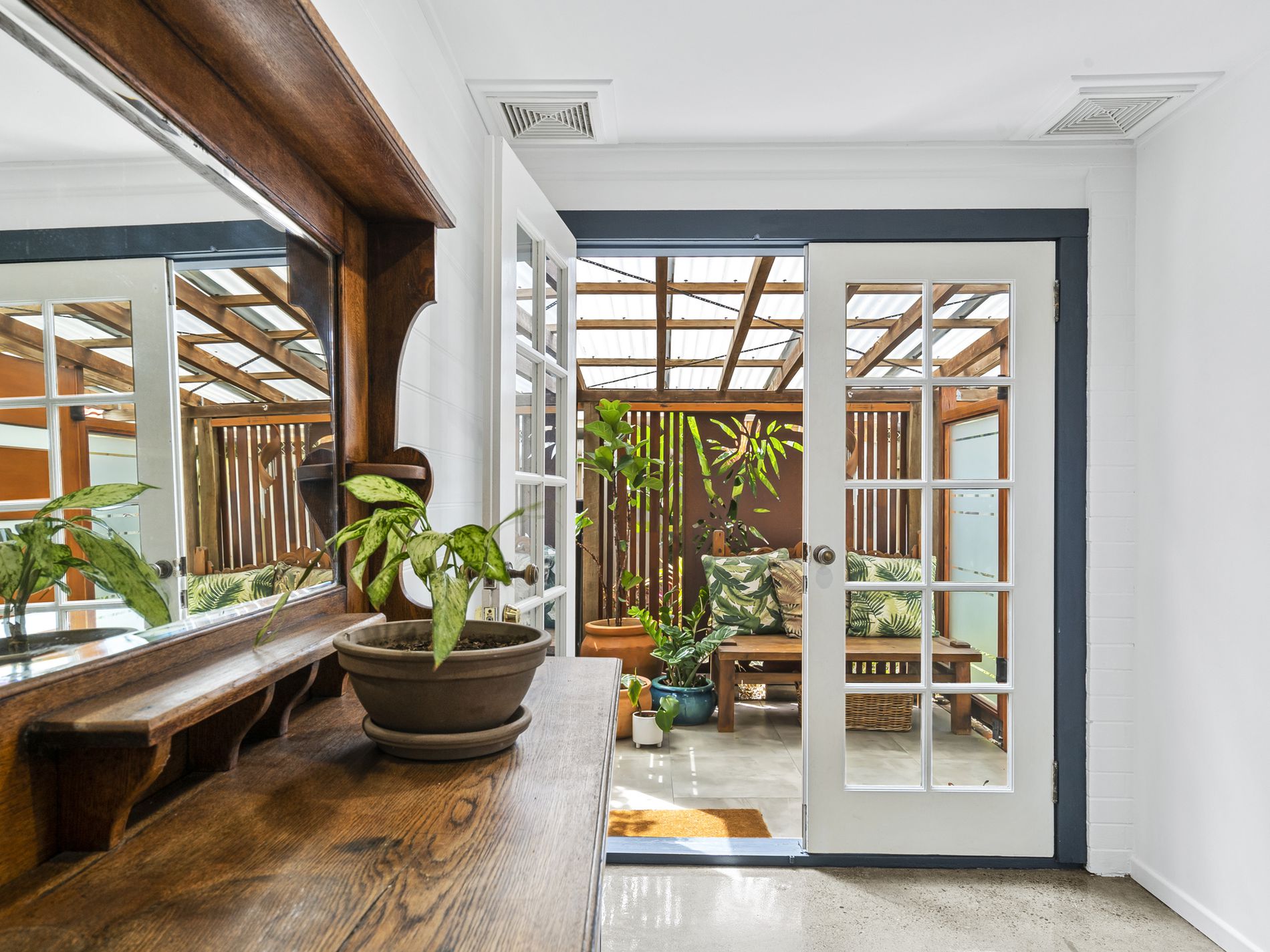 69 Tallebudgera Drive, Palm Beach