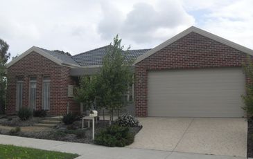 7 Flinders Park Drive, Officer