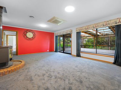 33 Freestone Crescent, Wynyard