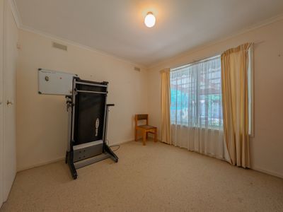 1947 Murray Valley Highway, Lake Charm