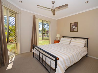11 SOUTHFORK CCT, Burrum Heads
