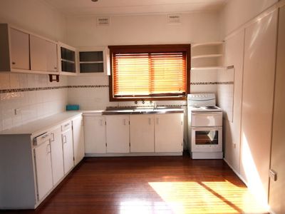 31 Lake Heights Road, Lake Heights