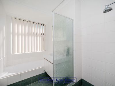 2 Roxburgh Cir, Kinross