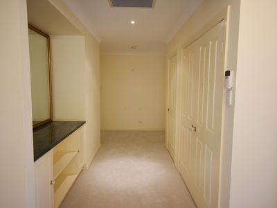 16 Hillcrest Place, Dubbo