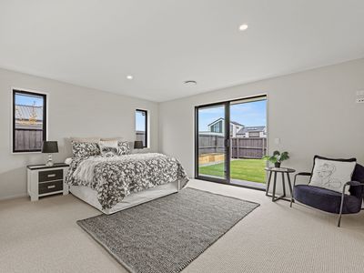 30 Guinevere Drive, Lincoln