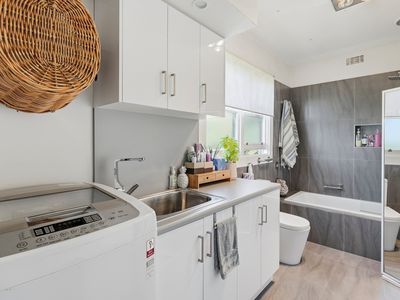 12 Strahan Road, Newstead