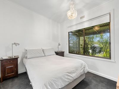 19 Dry Creek Road, Donovans