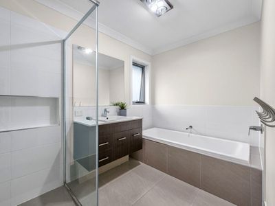 14 Gardenia Place, Wakerley