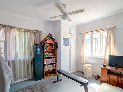 101 Limpus Street, Urangan