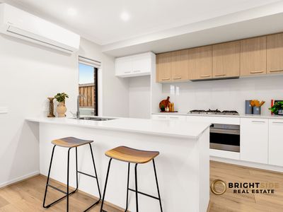 12 Bronze Leaf Walk, Narre Warren South