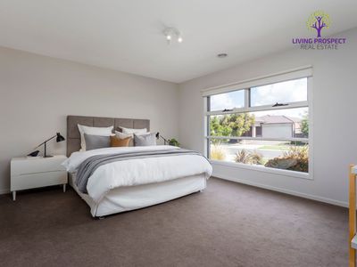 26 Surrey Grove, Point Cook