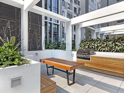 302 / 130 Elizabeth Street, Sydney