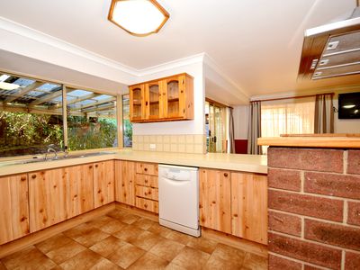 11 Bartlett Place, Parmelia
