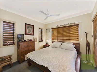 24 La Trobe Close, Douglas