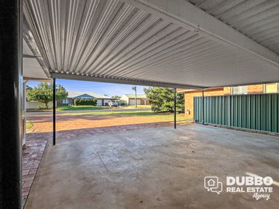 17 Doncaster Avenue, Dubbo