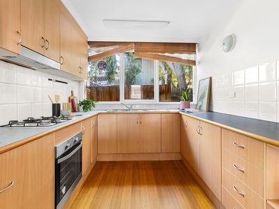 8/204 Ballarat Road, Footscray