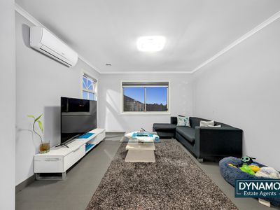 1 Treetop Close, Roxburgh Park