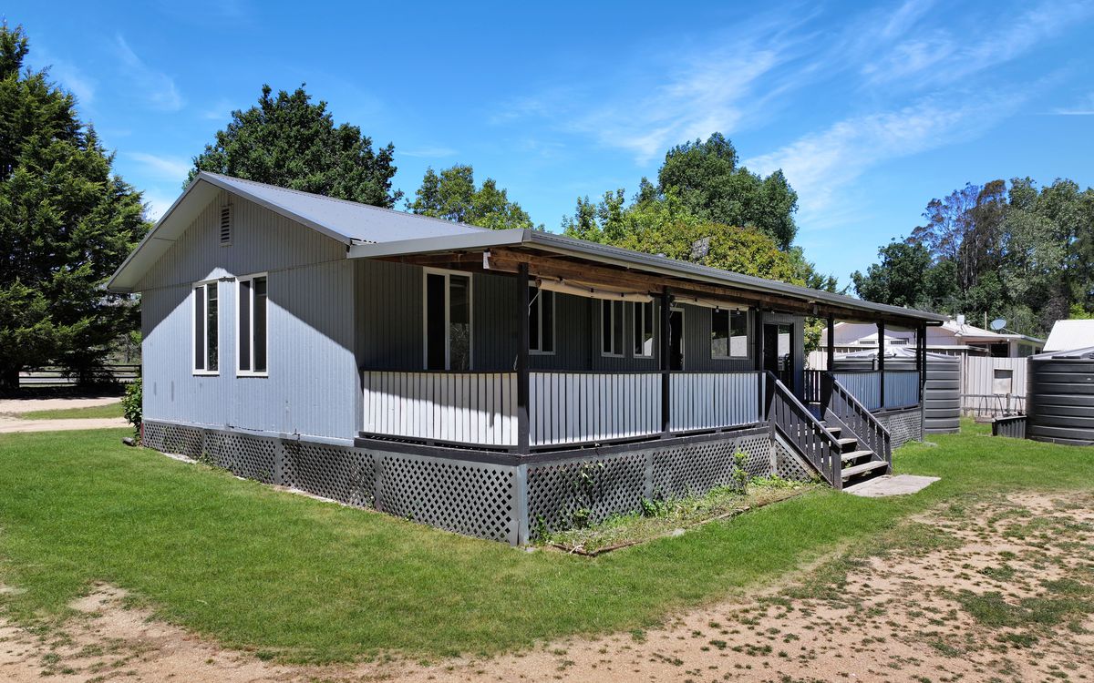 8 Seymour Street, Majors Creek