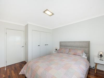 2 / 370 Canning Highway, Bicton