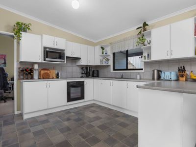44 John Street, Belmont North