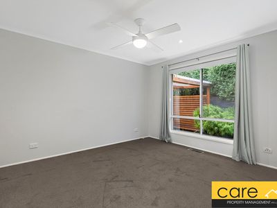 2 / 9 Collins Street, Mentone