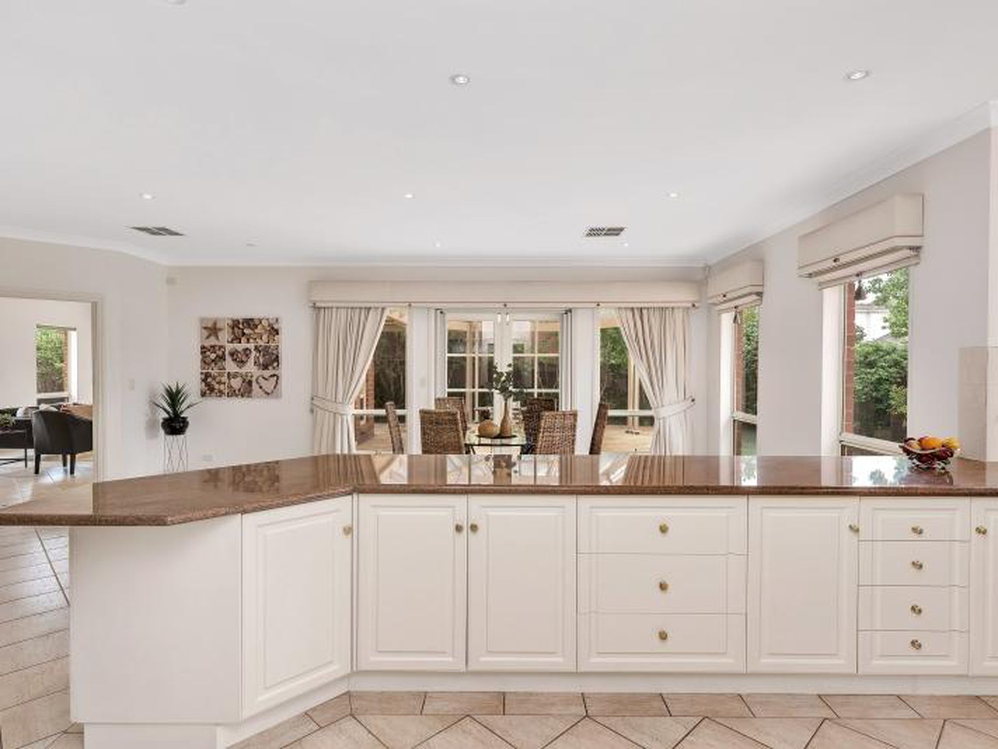 8 Alexander Court, Novar Gardens