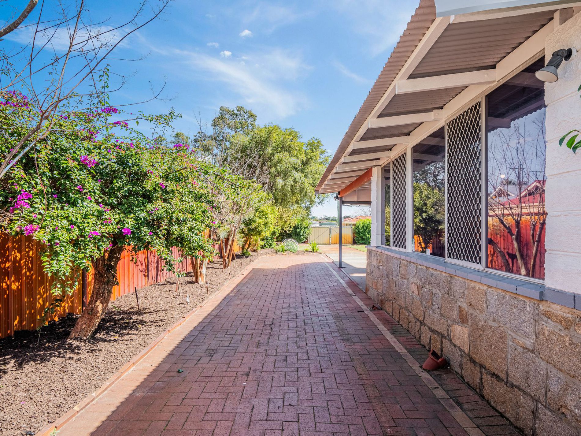 17 Shadwell Court, Caversham